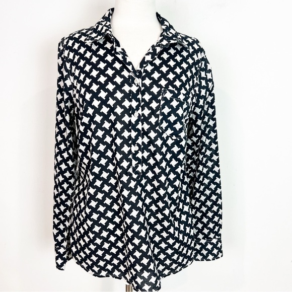 Merona Tops - MERONA BLACK WHITE PRINT LONG SLEEVE HENLEY NECKLINE BLOUSE WOMENS SZ LARGE